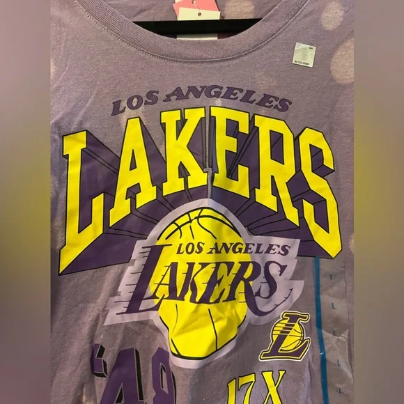 🆕 LAKERS NBA TEE (L) - Picture 3 of 5